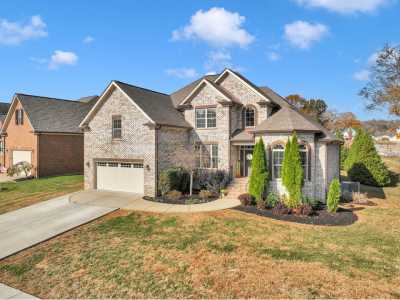 Home For Sale in Spring Hill, Tennessee