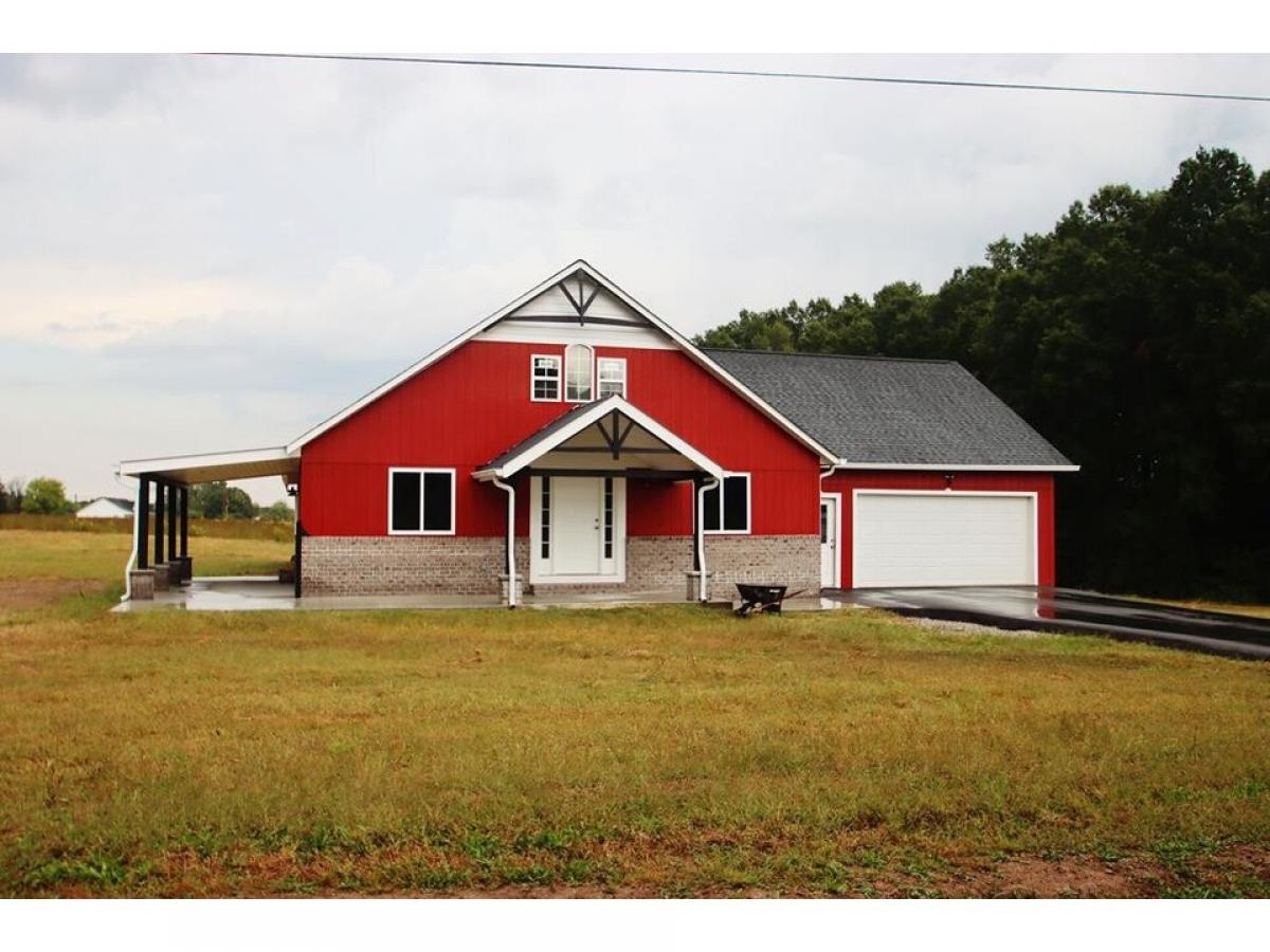 Picture of Home For Sale in Walling, Tennessee, United States