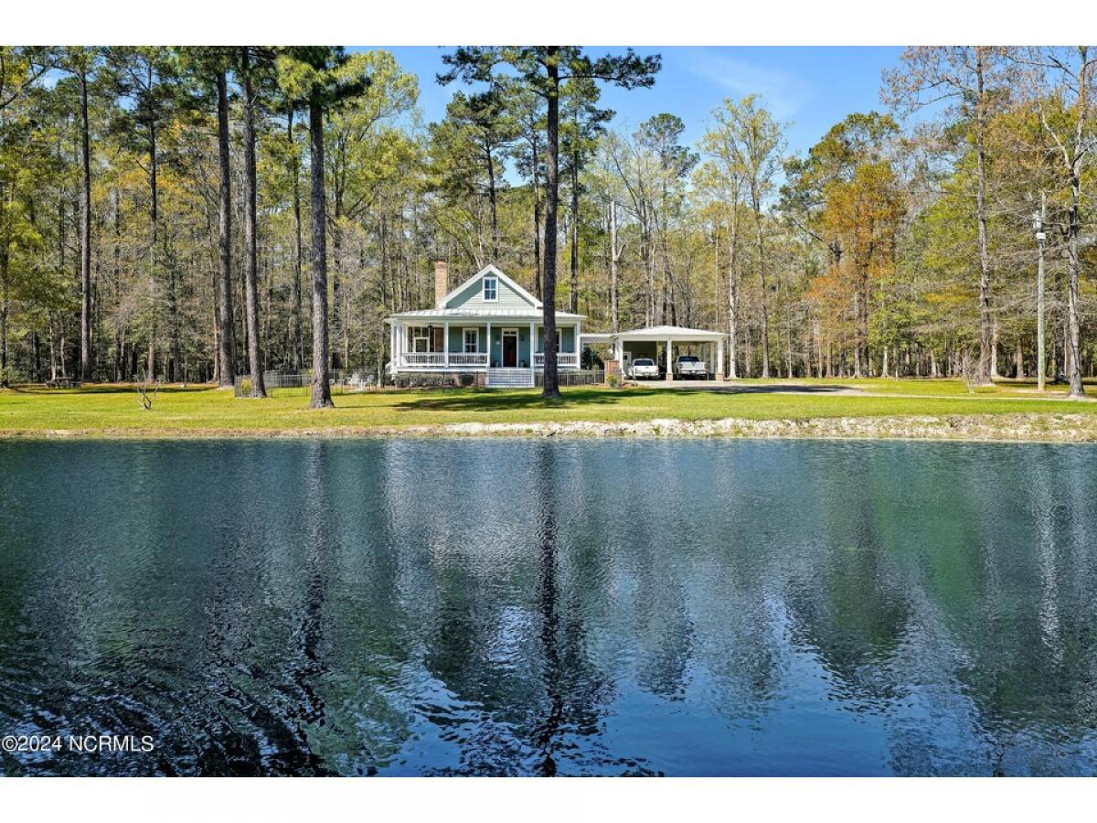 Picture of Home For Sale in Riegelwood, North Carolina, United States