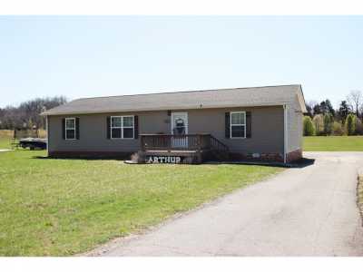Home For Sale in Doyle, Tennessee