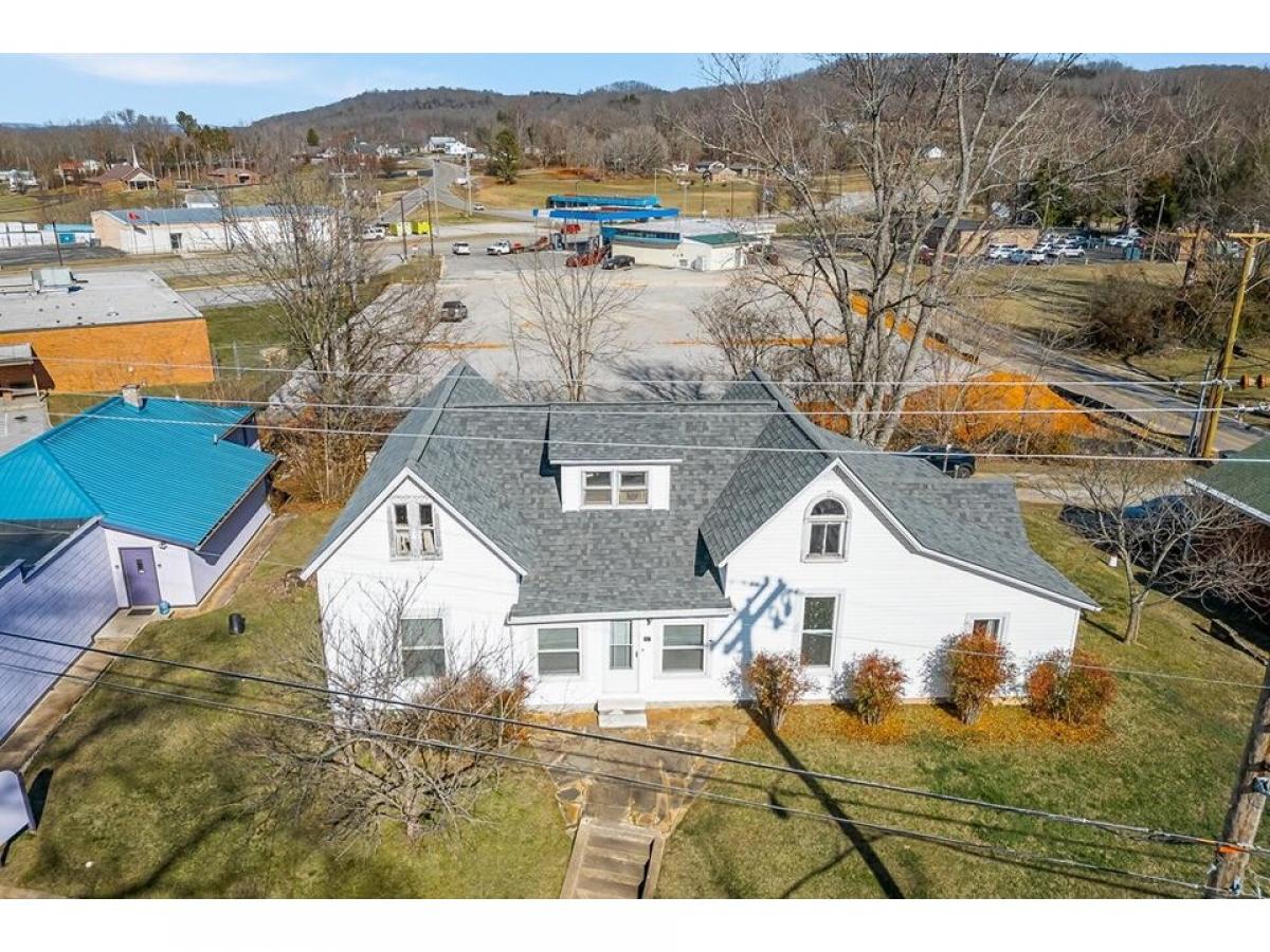 Picture of Home For Sale in Sparta, Tennessee, United States