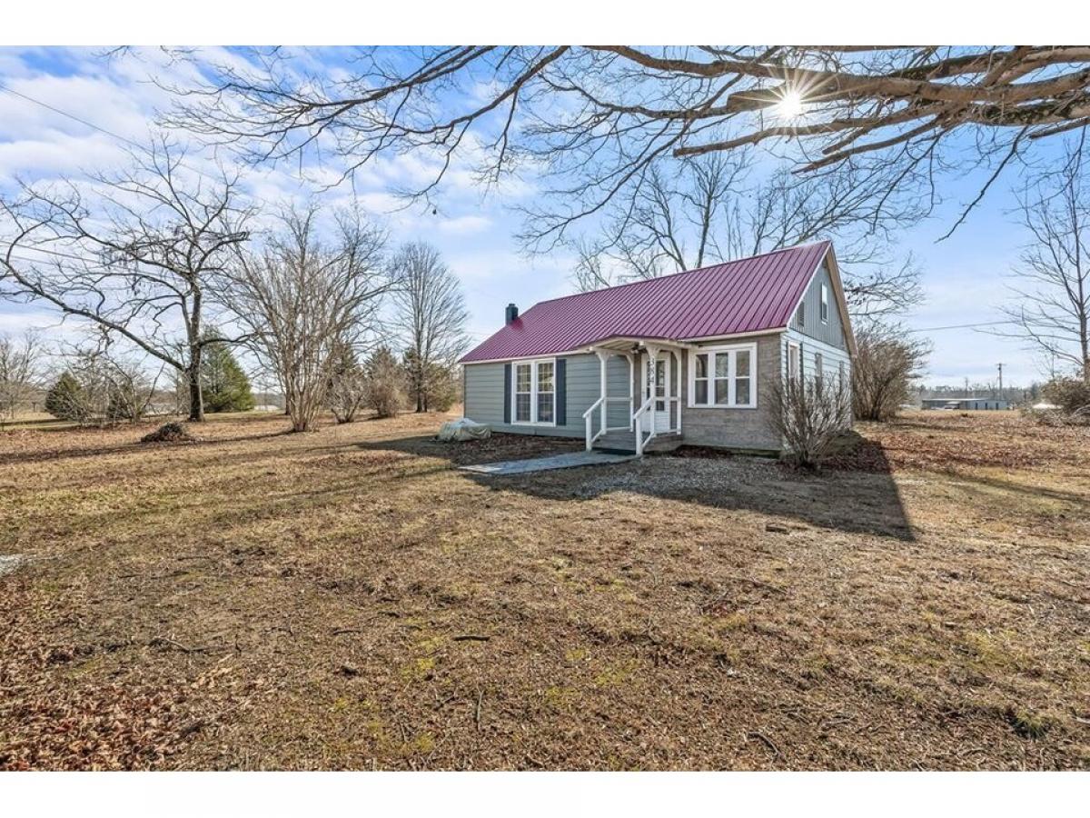 Picture of Home For Sale in Spencer, Tennessee, United States