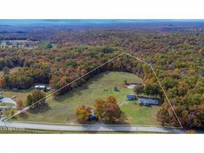 Home For Sale in Deer Lodge, Tennessee
