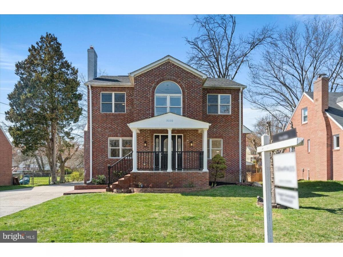 Picture of Home For Sale in Falls Church, Virginia, United States