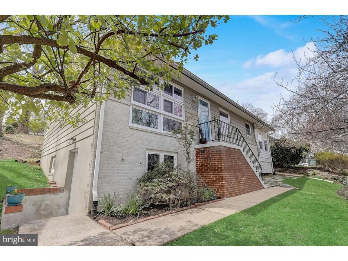 Picture of Home For Sale in Arlington, Virginia, United States