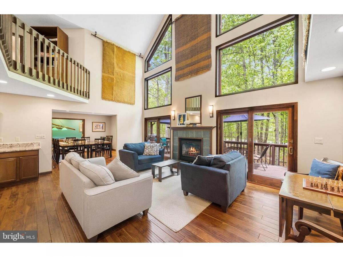 Picture of Home For Sale in Pocono Pines, Pennsylvania, United States