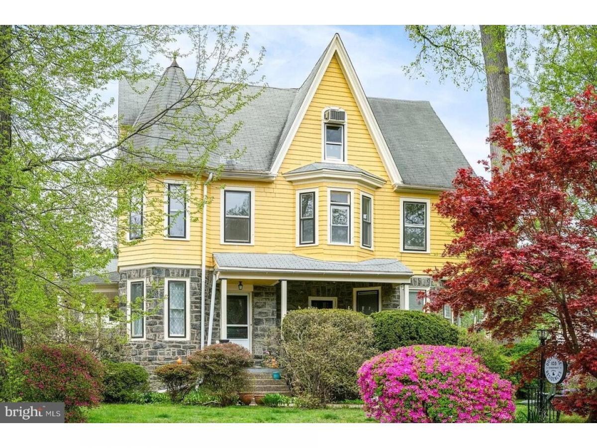 Picture of Home For Sale in Narberth, Pennsylvania, United States