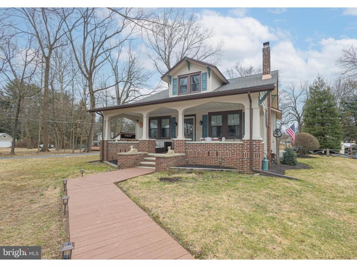 Picture of Home For Sale in Yardley, Pennsylvania, United States