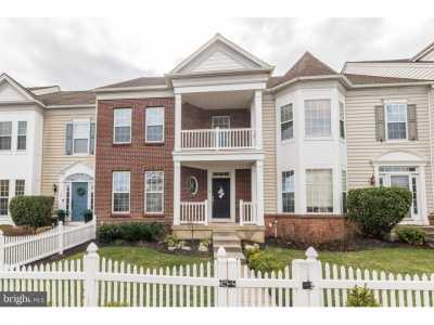 Home For Sale in Fountainville, Pennsylvania