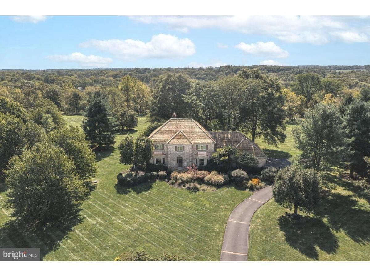 Picture of Home For Sale in Newtown, Pennsylvania, United States