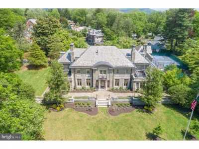 Home For Sale in Wyomissing, Pennsylvania