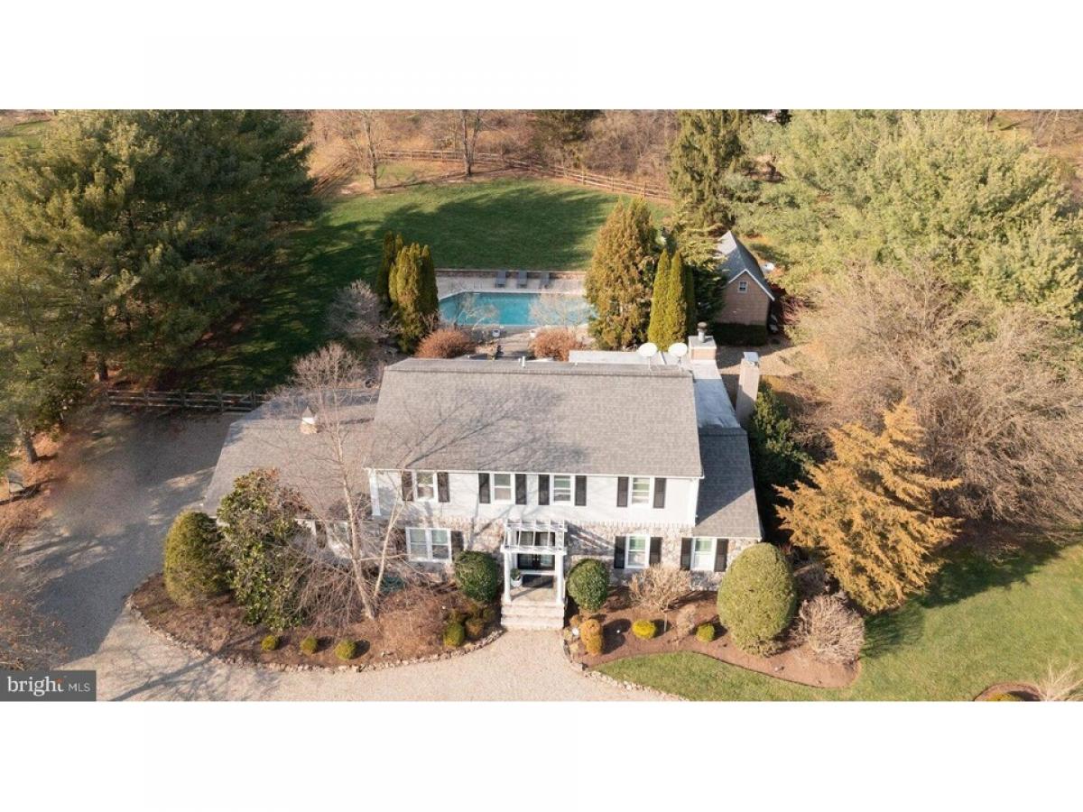 Picture of Home For Sale in Branchburg, New Jersey, United States
