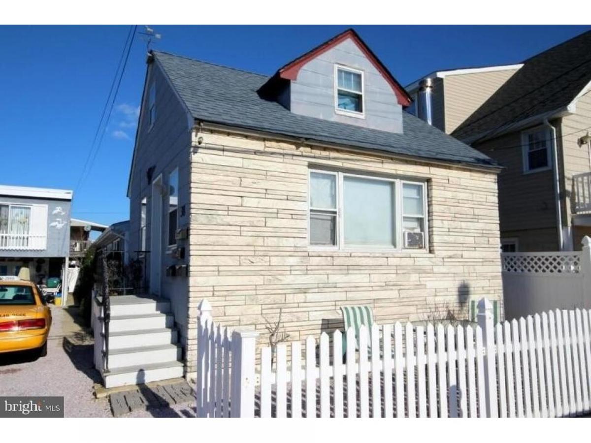 Picture of Multi-Family Home For Sale in Seaside Heights, New Jersey, United States