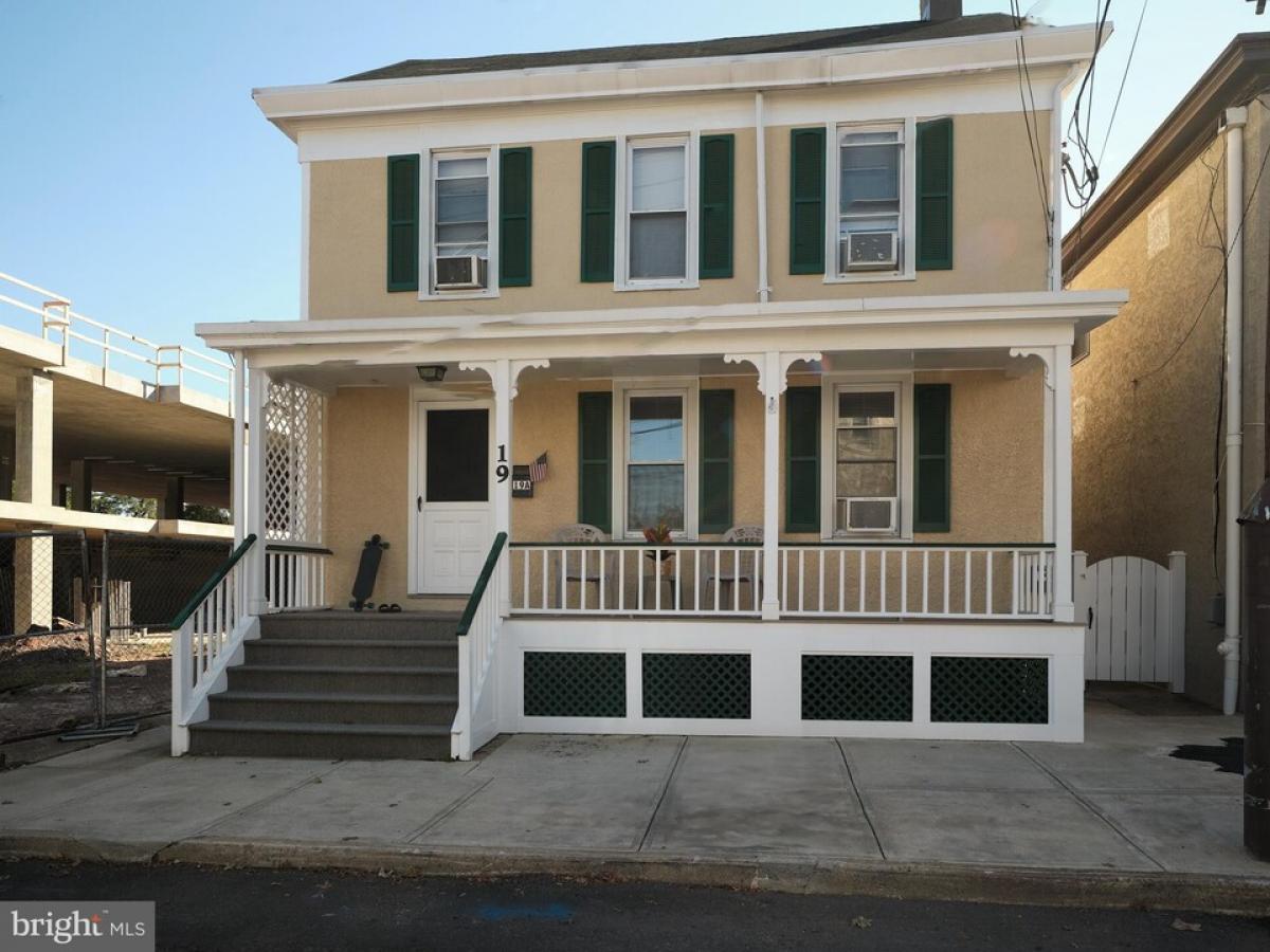 Picture of Multi-Family Home For Sale in Flemington, New Jersey, United States