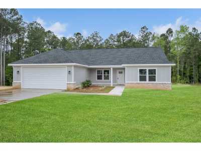 Home For Sale in Midway, Florida