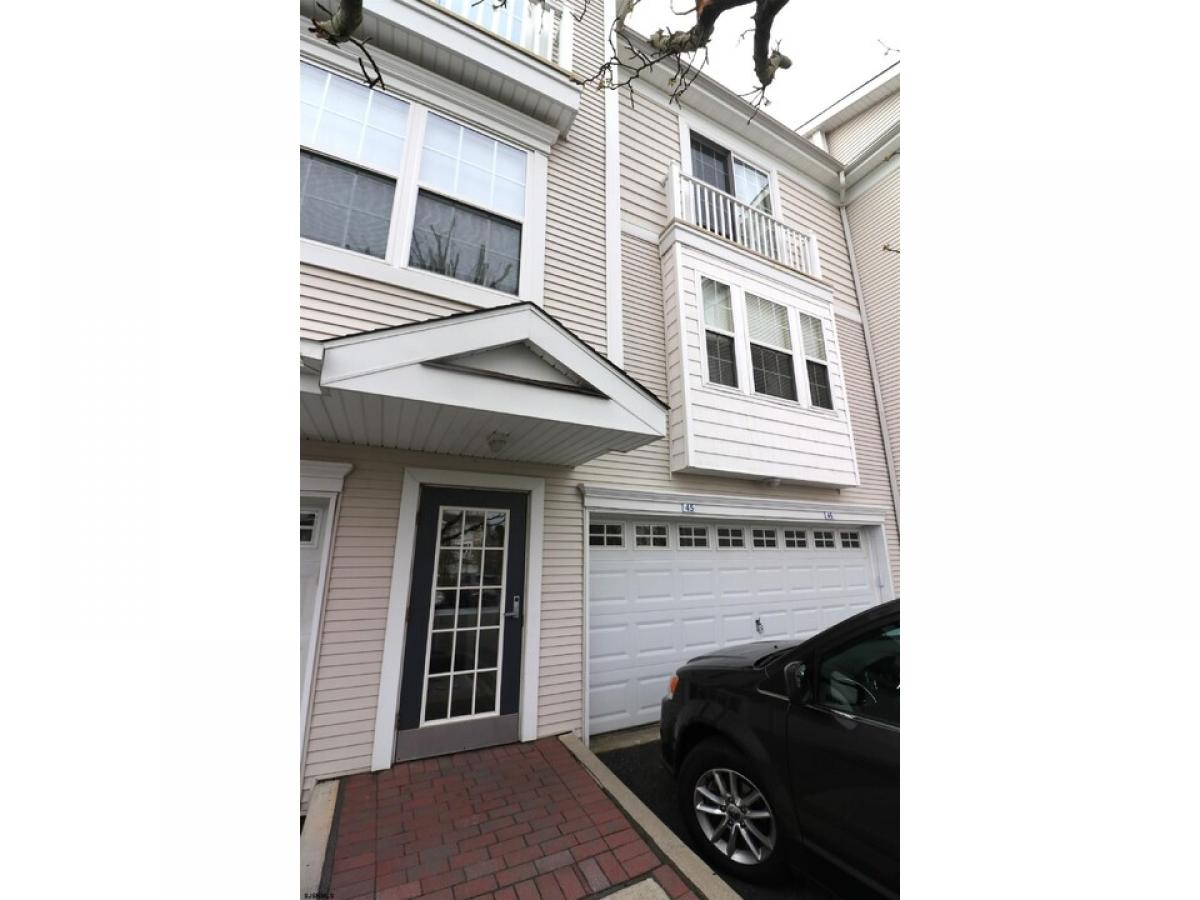 Picture of Home For Sale in Somers Point, New Jersey, United States