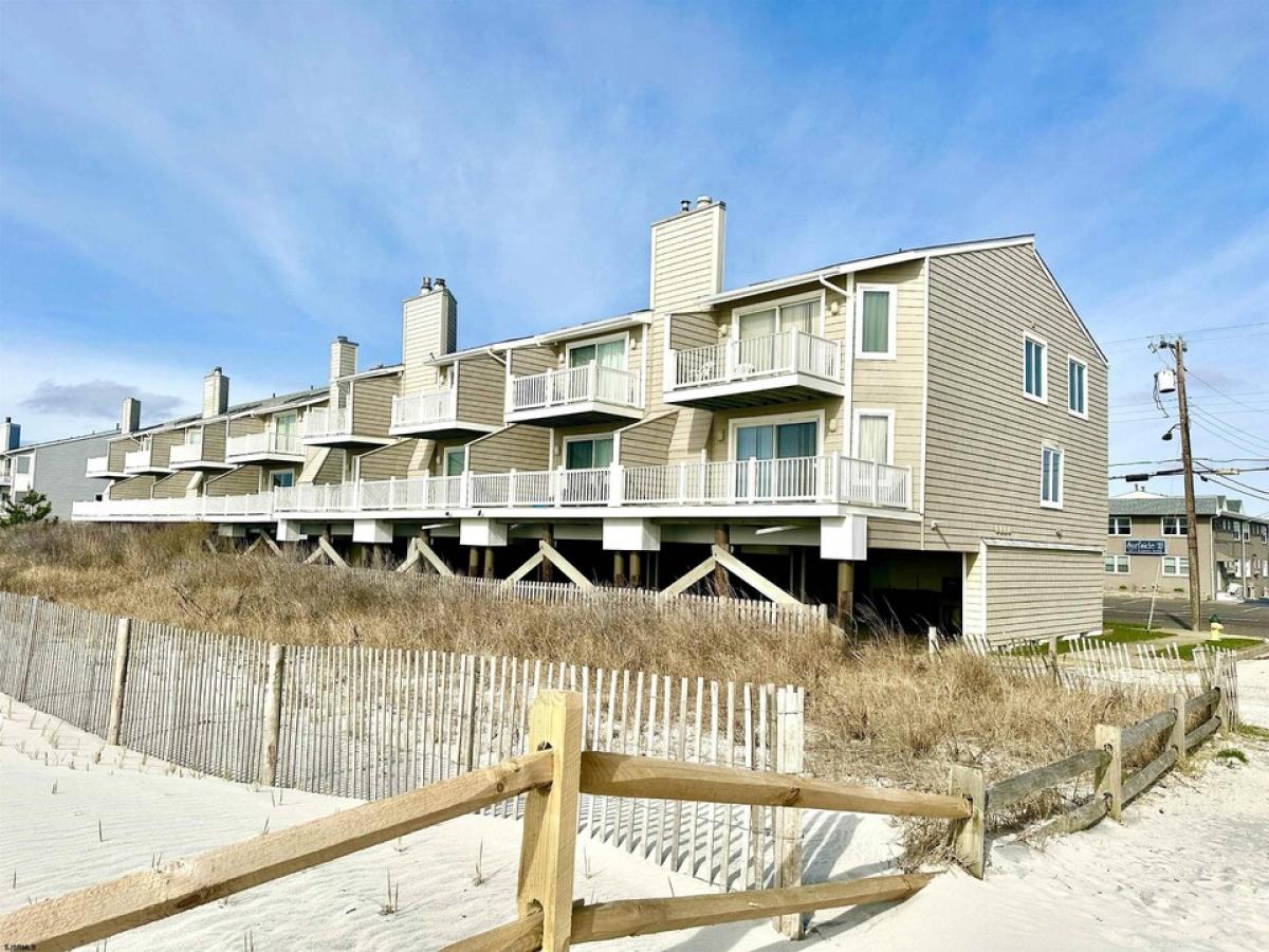 Picture of Home For Sale in Brigantine, New Jersey, United States