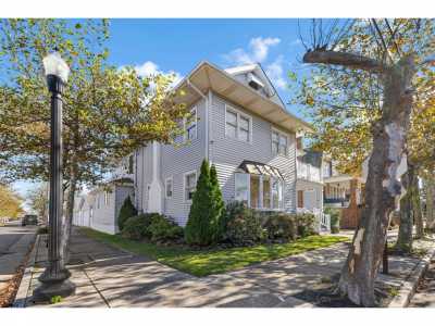 Home For Sale in Lower Chelsea, New Jersey