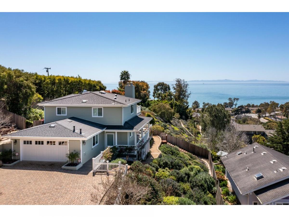 Picture of Home For Sale in Summerland, California, United States