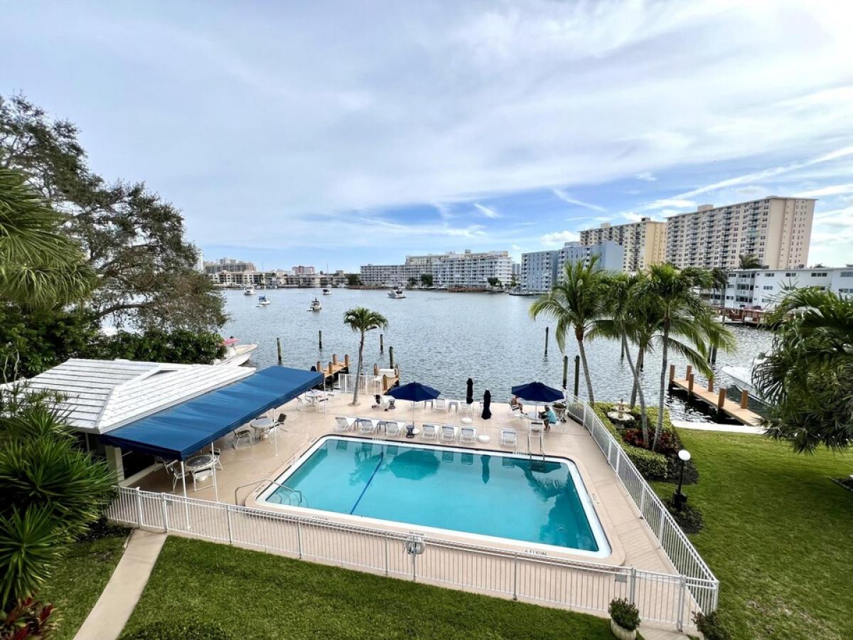 Picture of Home For Sale in Hallandale Beach, Florida, United States