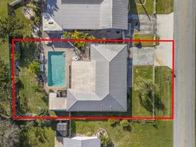 Home For Sale in Jensen Beach, Florida