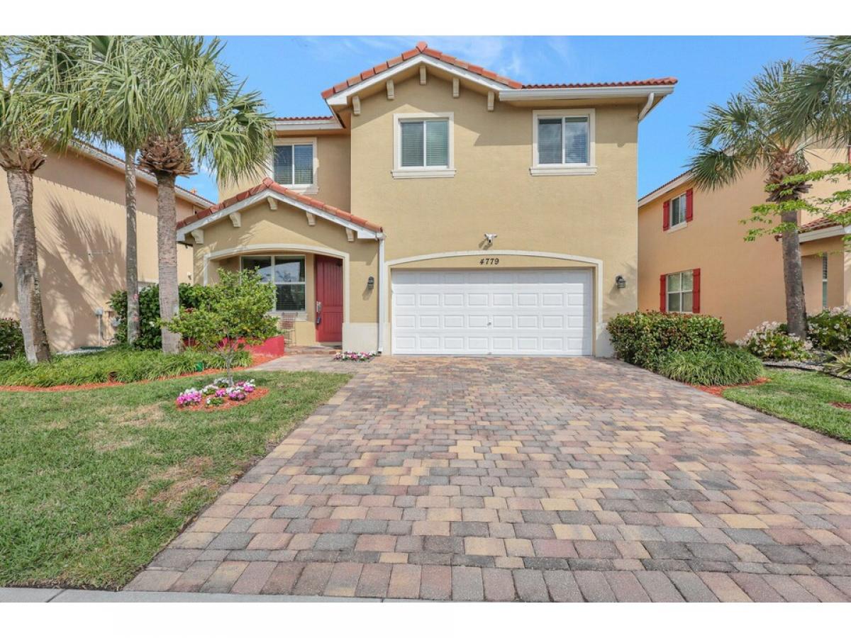 Picture of Home For Sale in Greenacres, Florida, United States