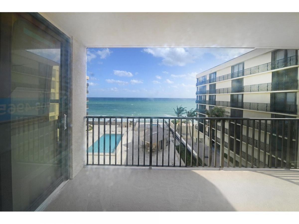 Picture of Home For Sale in South Palm Beach, Florida, United States