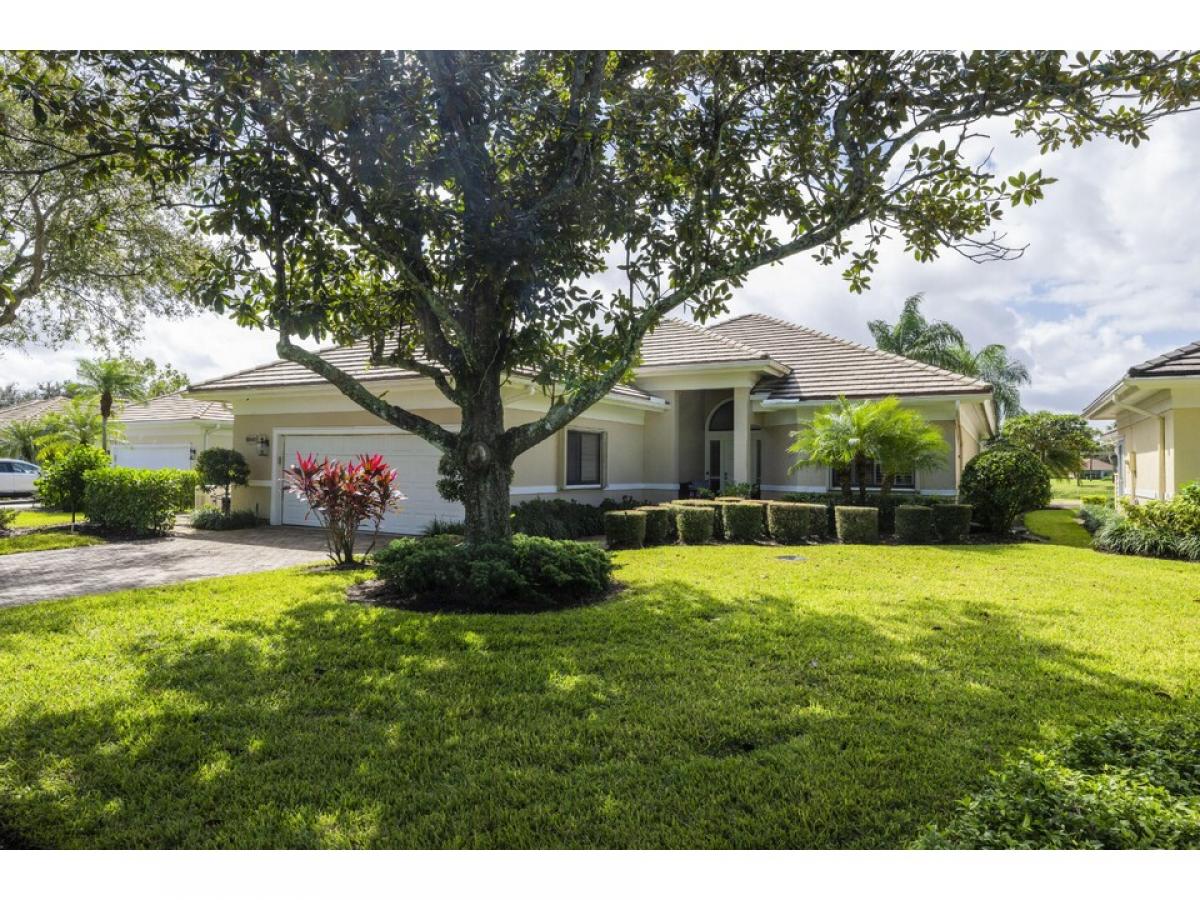 Picture of Home For Sale in Stuart, Florida, United States