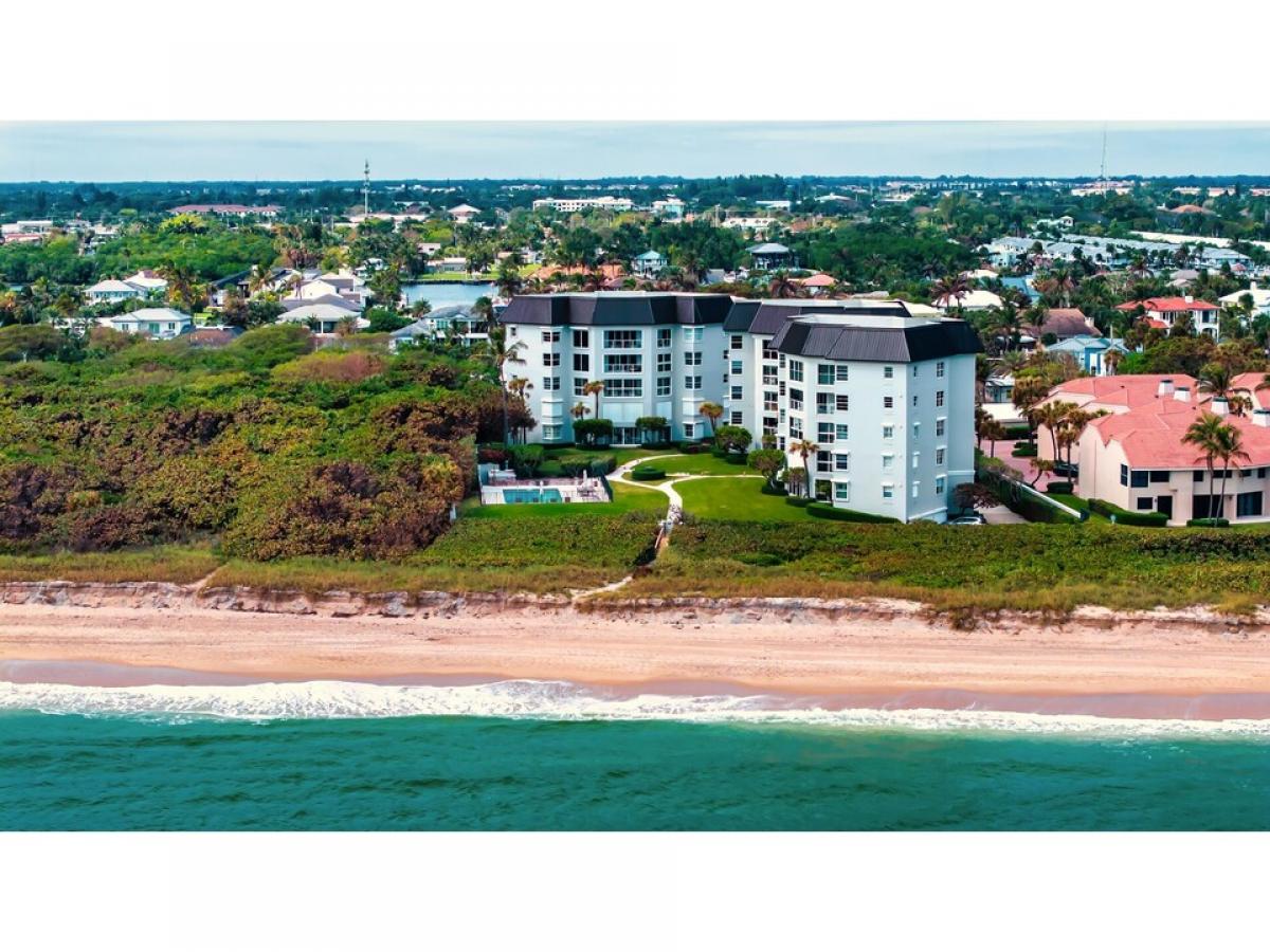 Picture of Home For Sale in Ocean Ridge, Florida, United States