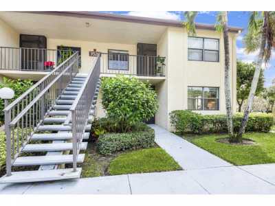 Home For Sale in Lake Worth, Florida