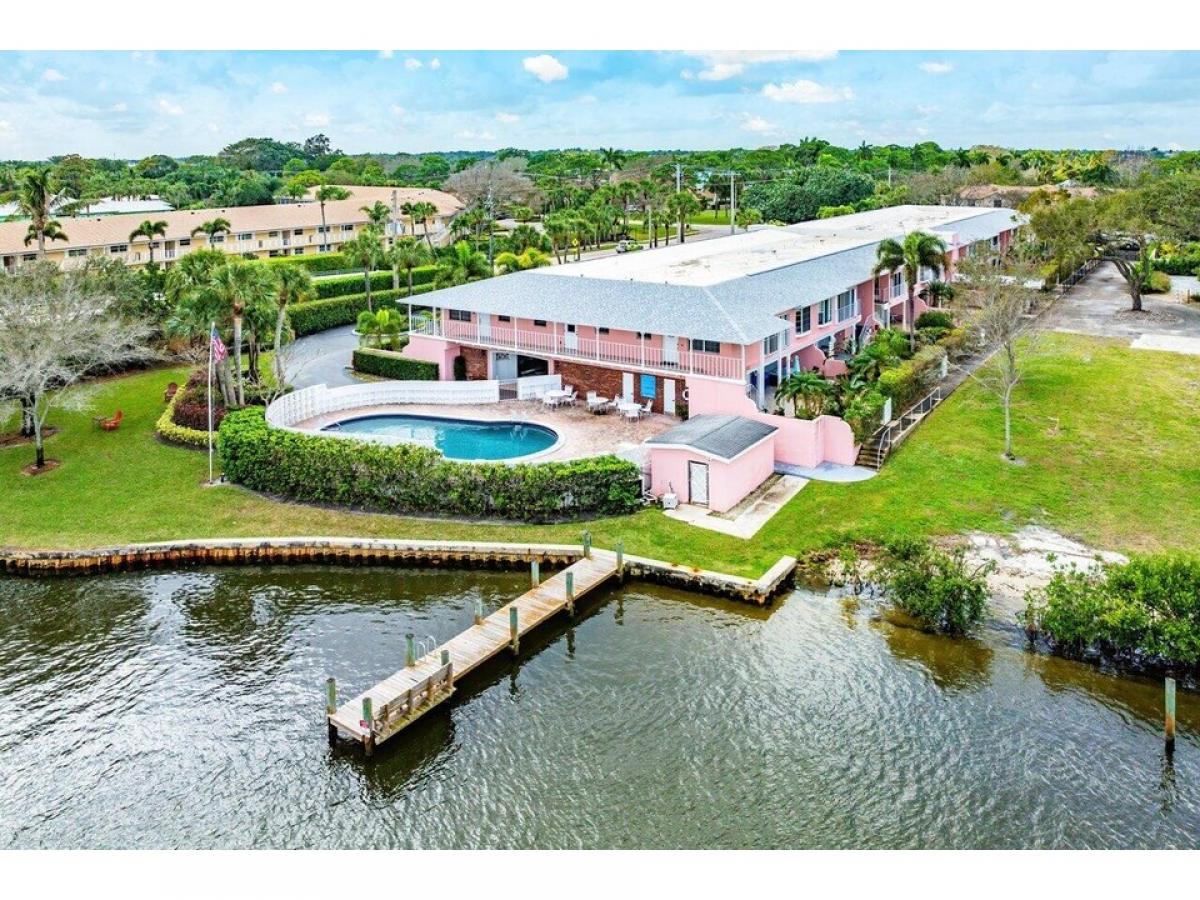 Picture of Home For Sale in Tequesta, Florida, United States