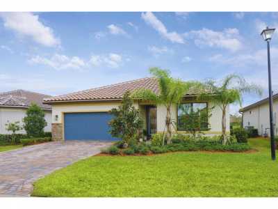 Home For Sale in Port Saint Lucie, Florida