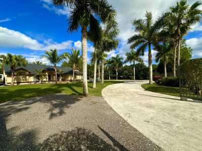 Home For Sale in The Acreage, Florida