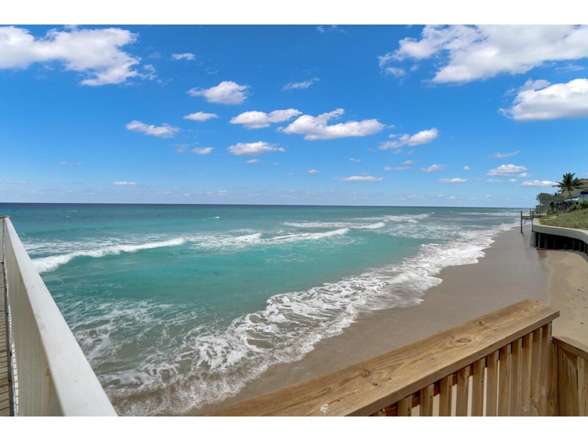 Picture of Home For Sale in South Palm Beach, Florida, United States