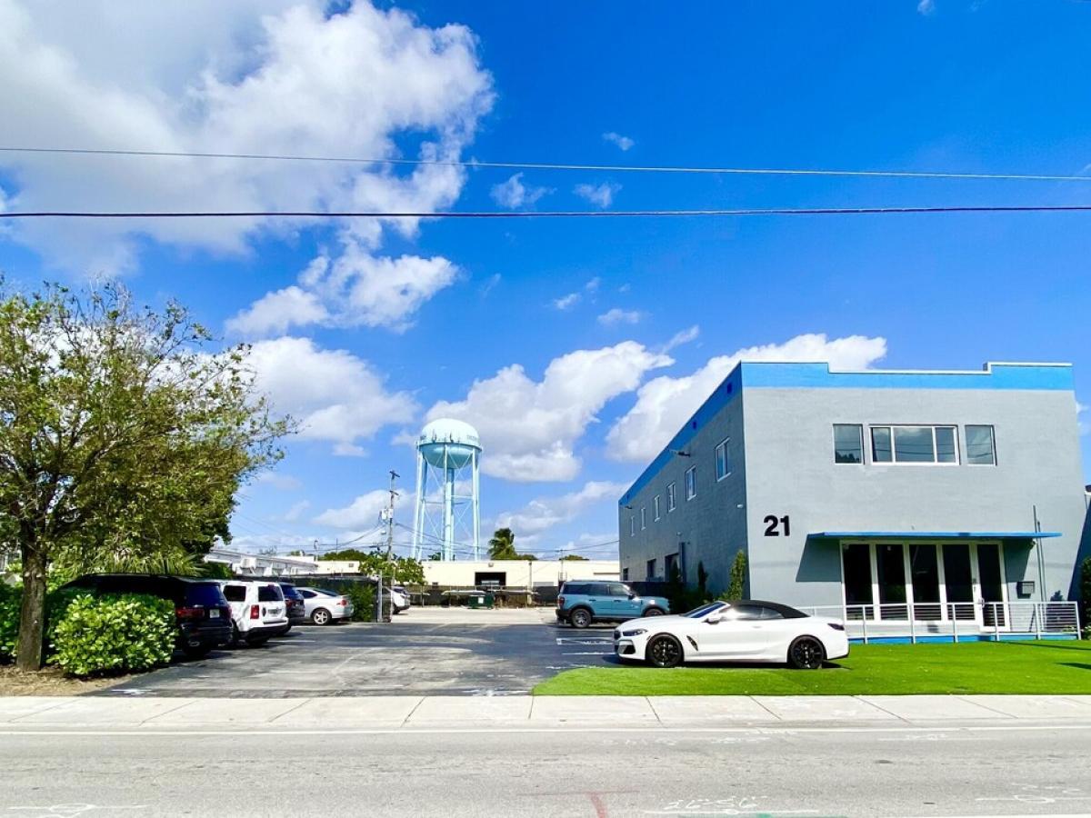 Picture of Commercial Building For Sale in Deerfield Beach, Florida, United States