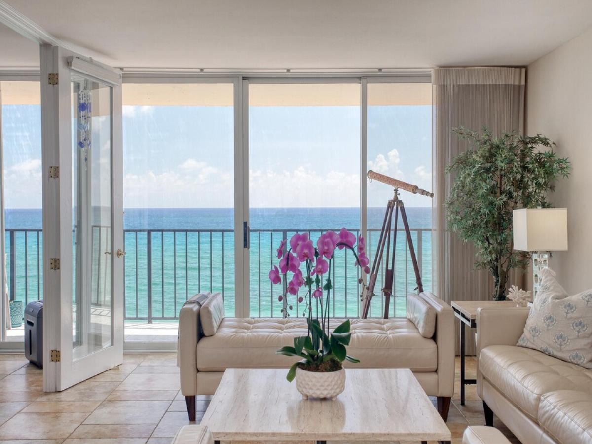 Picture of Home For Sale in Palm Beach, Florida, United States