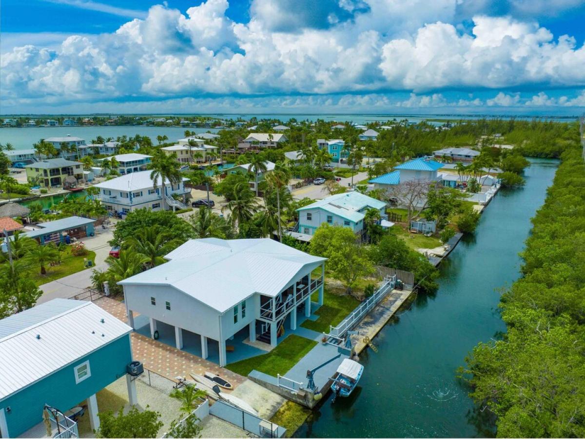 Picture of Home For Sale in Sugarloaf Key, Florida, United States