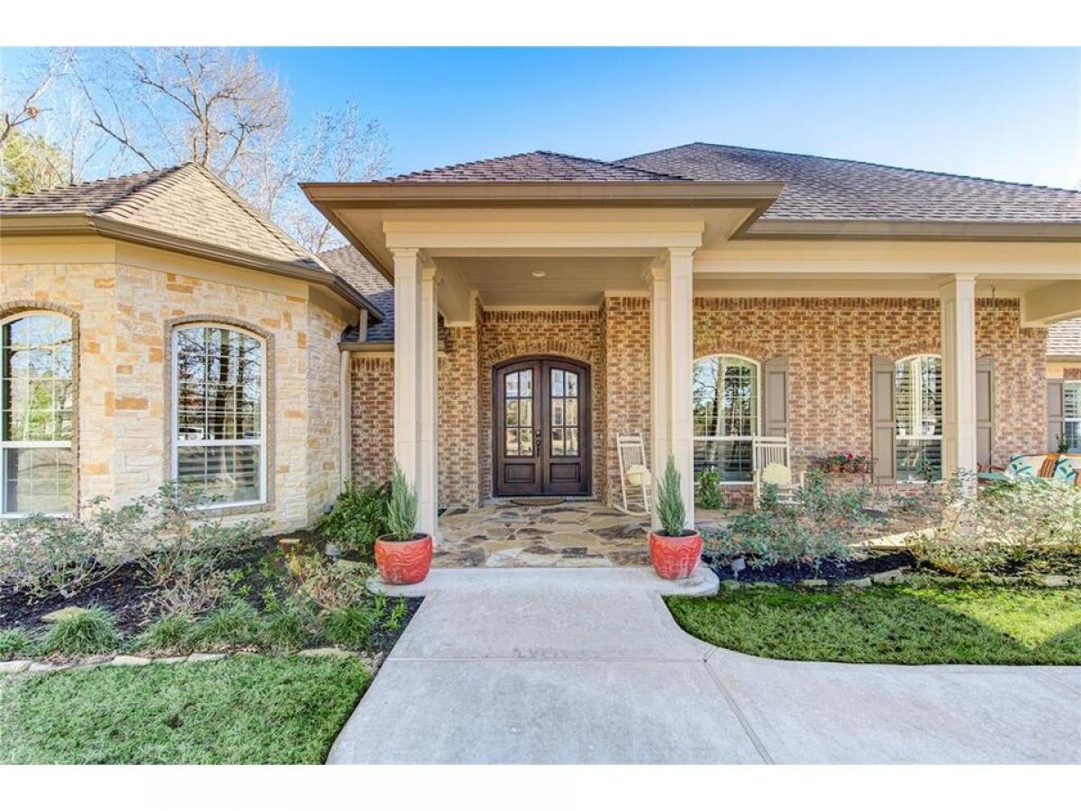 Picture of Home For Sale in Willis, Texas, United States