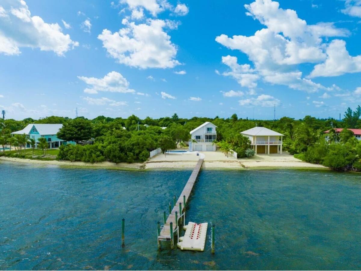 Picture of Home For Sale in Sugarloaf Key, Florida, United States