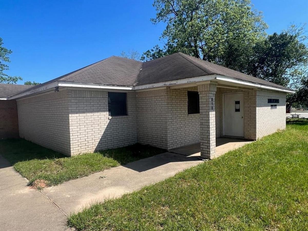 Picture of Home For Sale in Willis, Texas, United States