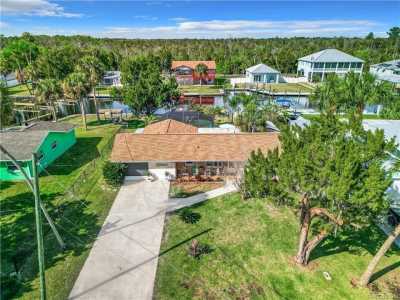 Home For Sale in Crystal River, Florida