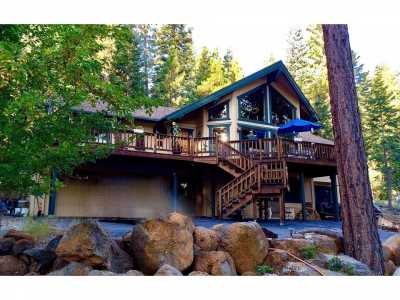 Home For Sale in Lake Almanor West, California