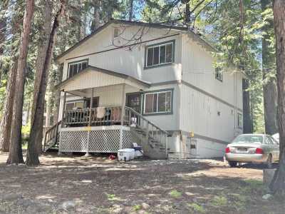 Home For Sale in Lake Almanor, California
