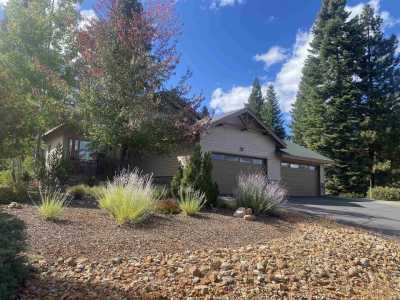 Home For Sale in Lake Almanor, California