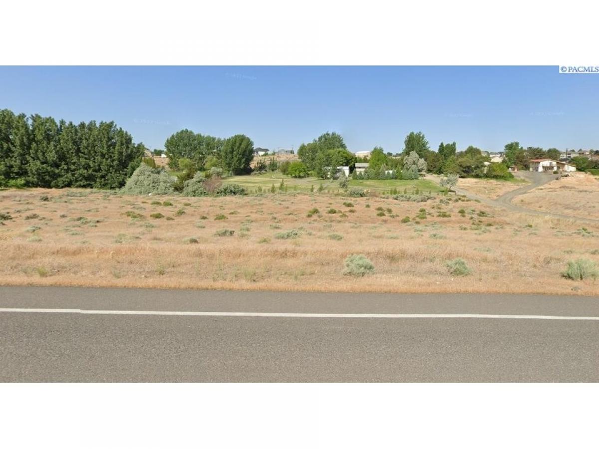 Picture of Home For Sale in West Richland, Washington, United States