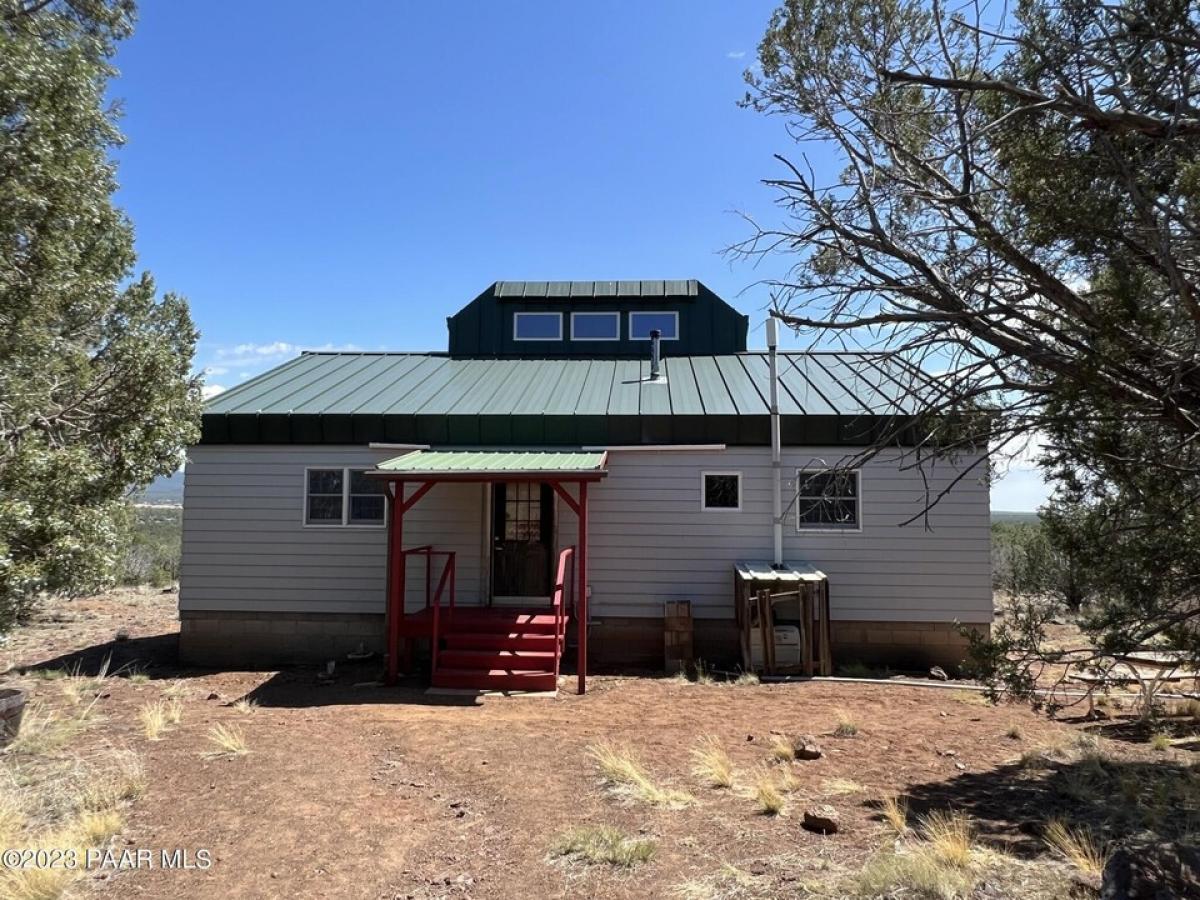 Picture of Home For Sale in Ash Fork, Arizona, United States