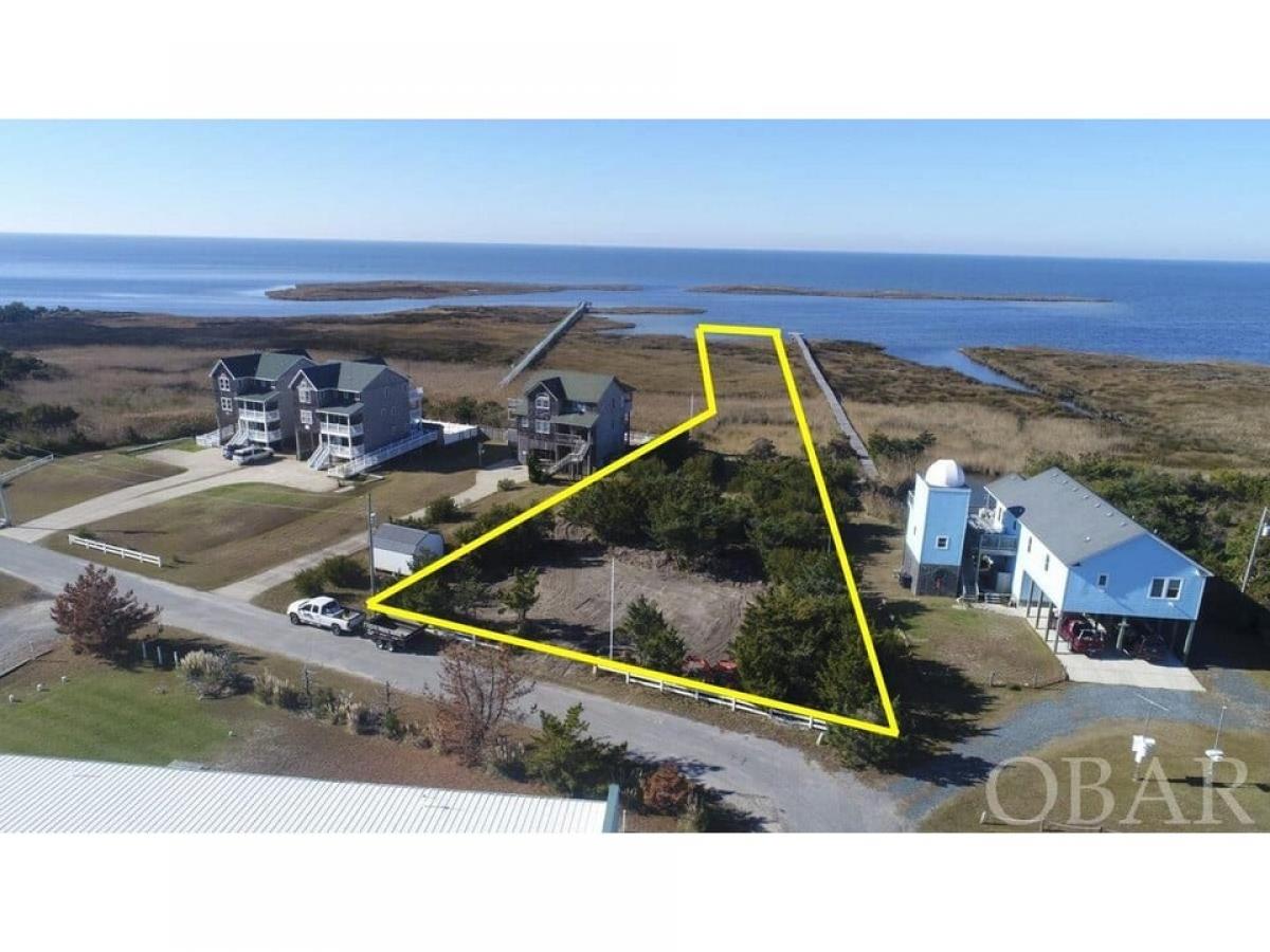 Picture of Home For Sale in Waves, North Carolina, United States