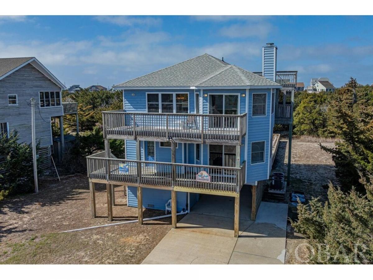 Picture of Home For Sale in Waves, North Carolina, United States
