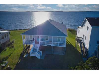 Home For Sale in Stumpy Point, North Carolina