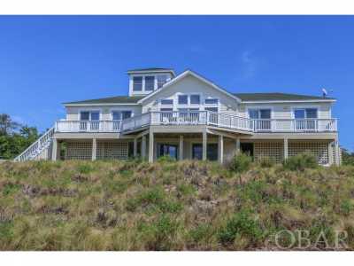 Home For Sale in Southern Shores, North Carolina